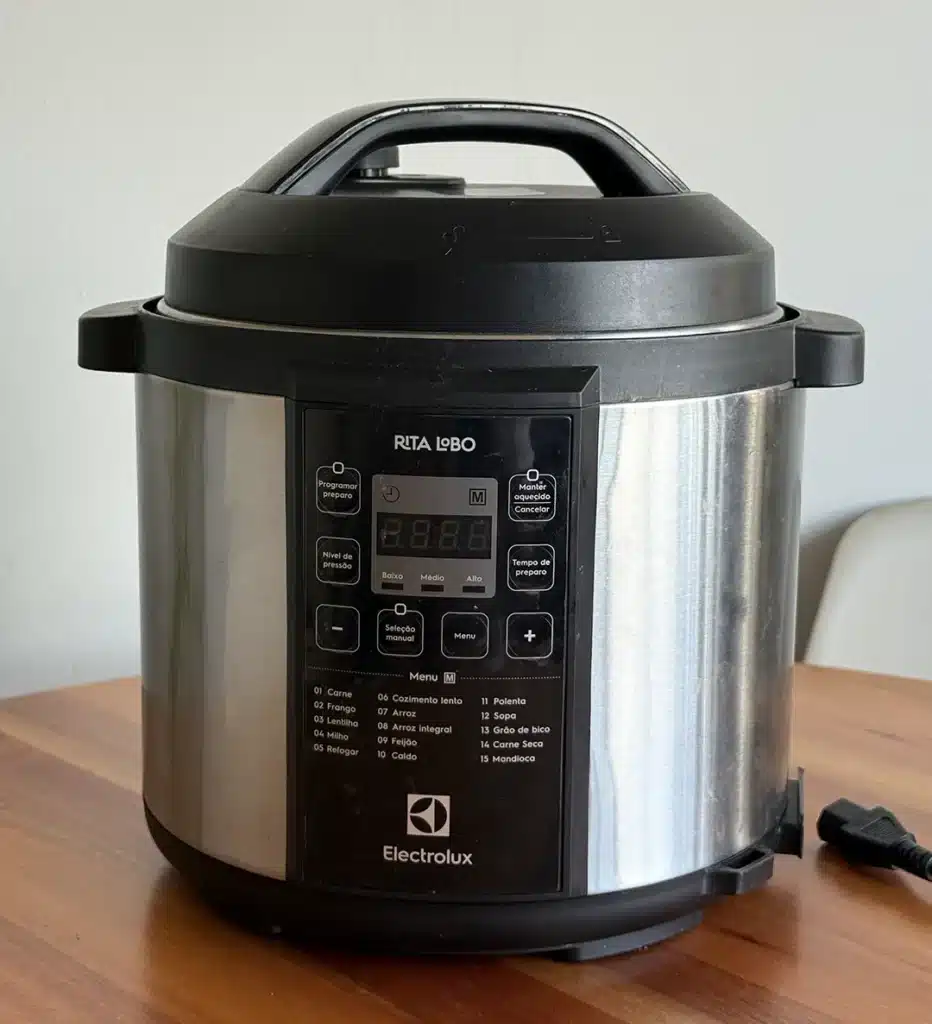 Panela de Pressão Elétrica 6 Litros Eletroclux PCC20